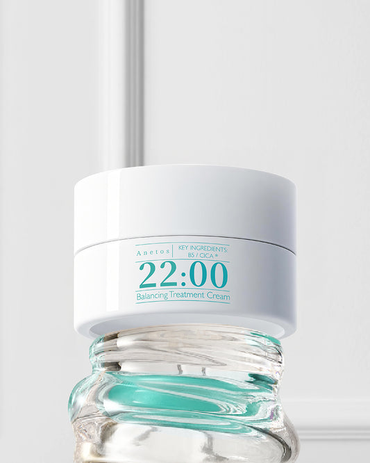 22:00 アネトス バランシングトリートメントクリームの容器、さわやかなデザイン